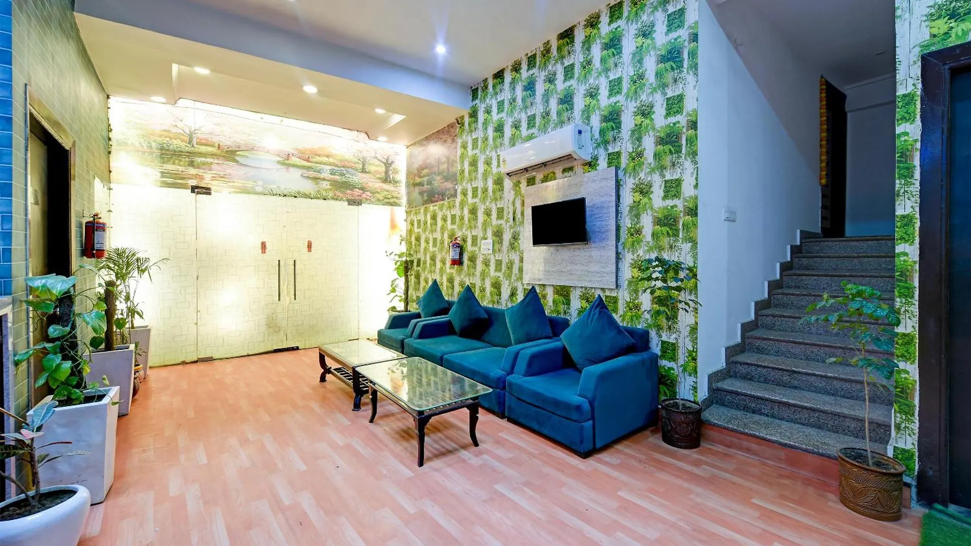 Hotel Edission View At Airport New Delhi