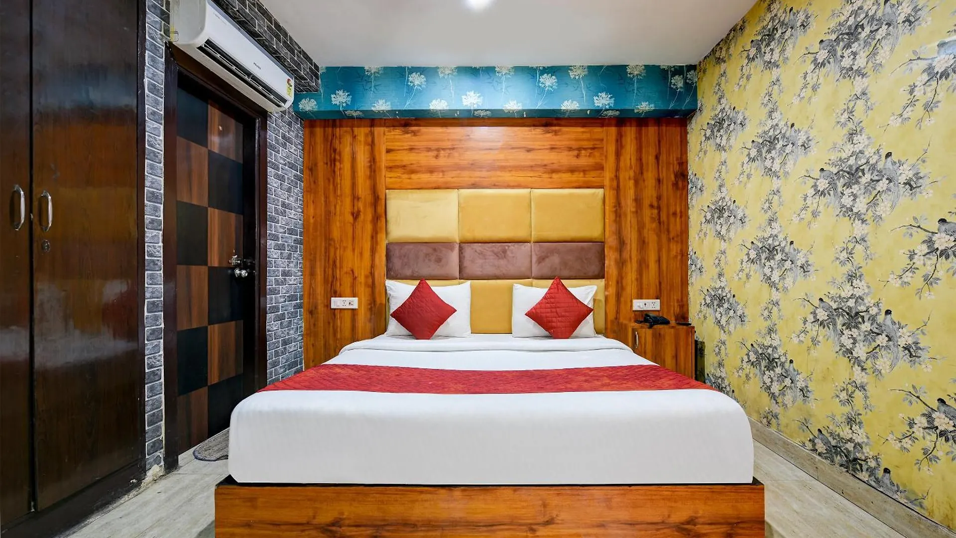Hotel Edission View At Airport New Delhi